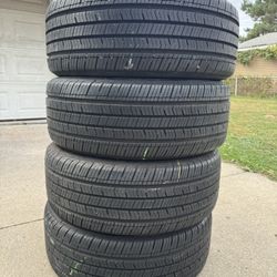 215 55 17 Arizonian Silver Edition Tires Set Of 4