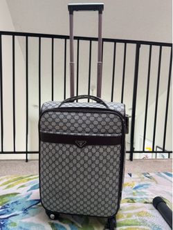 22” Carry-On Spinner Suitcase – Excellent Condition – $50