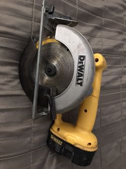 Dewalt 18V Cordless Circular Saw, Tool & Battery/ W Car Charger