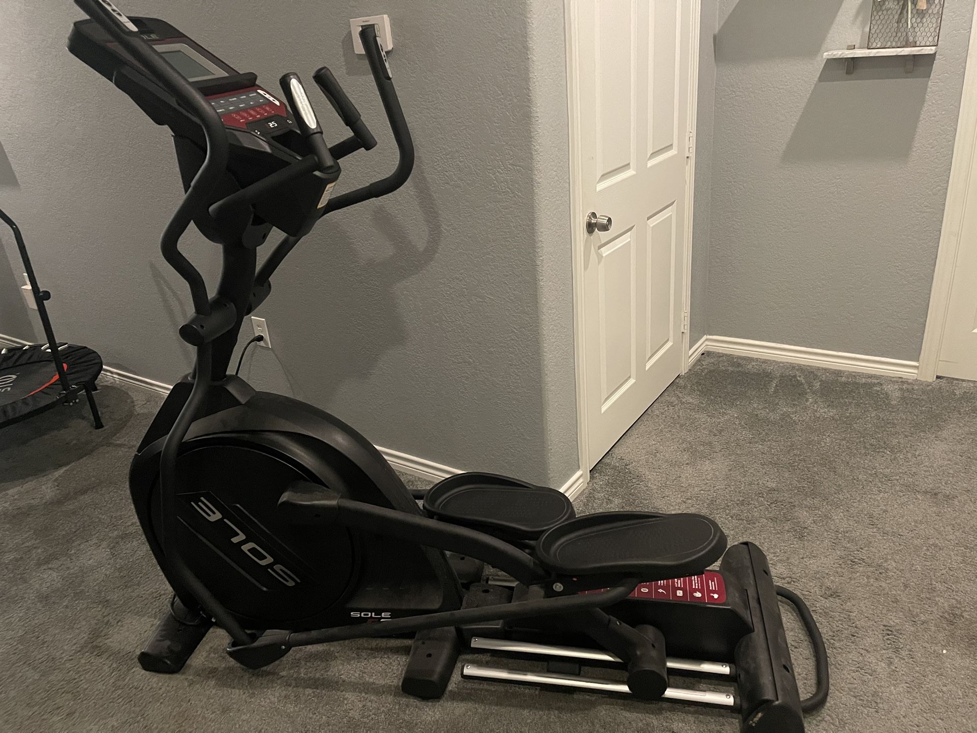 Sole E25 Elliptical for Sale in Arcadia, TX OfferUp