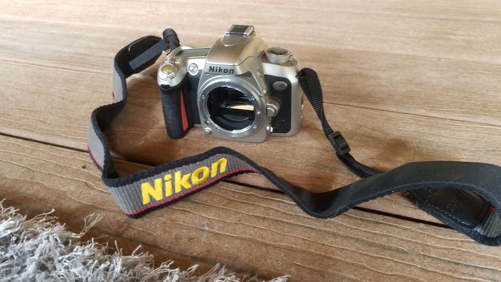 Nikon n75 camera f75