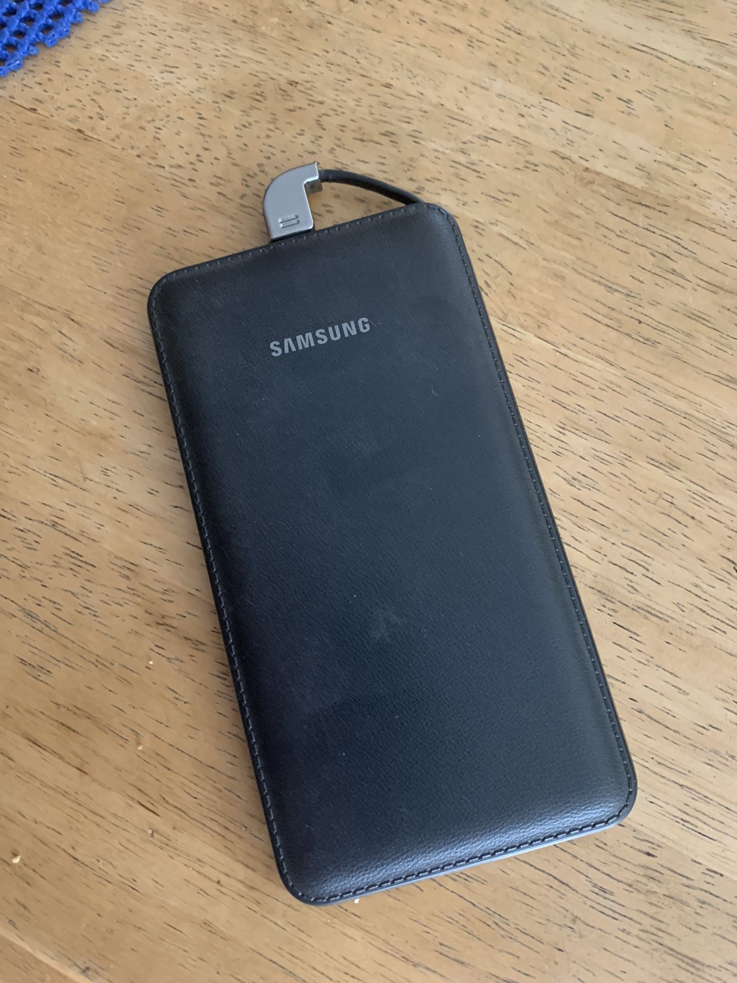 SAMSUNG BATTERY BOOST PHONE CHARGER