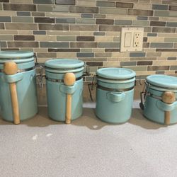 Set Of 4 Ceramic Canisters 