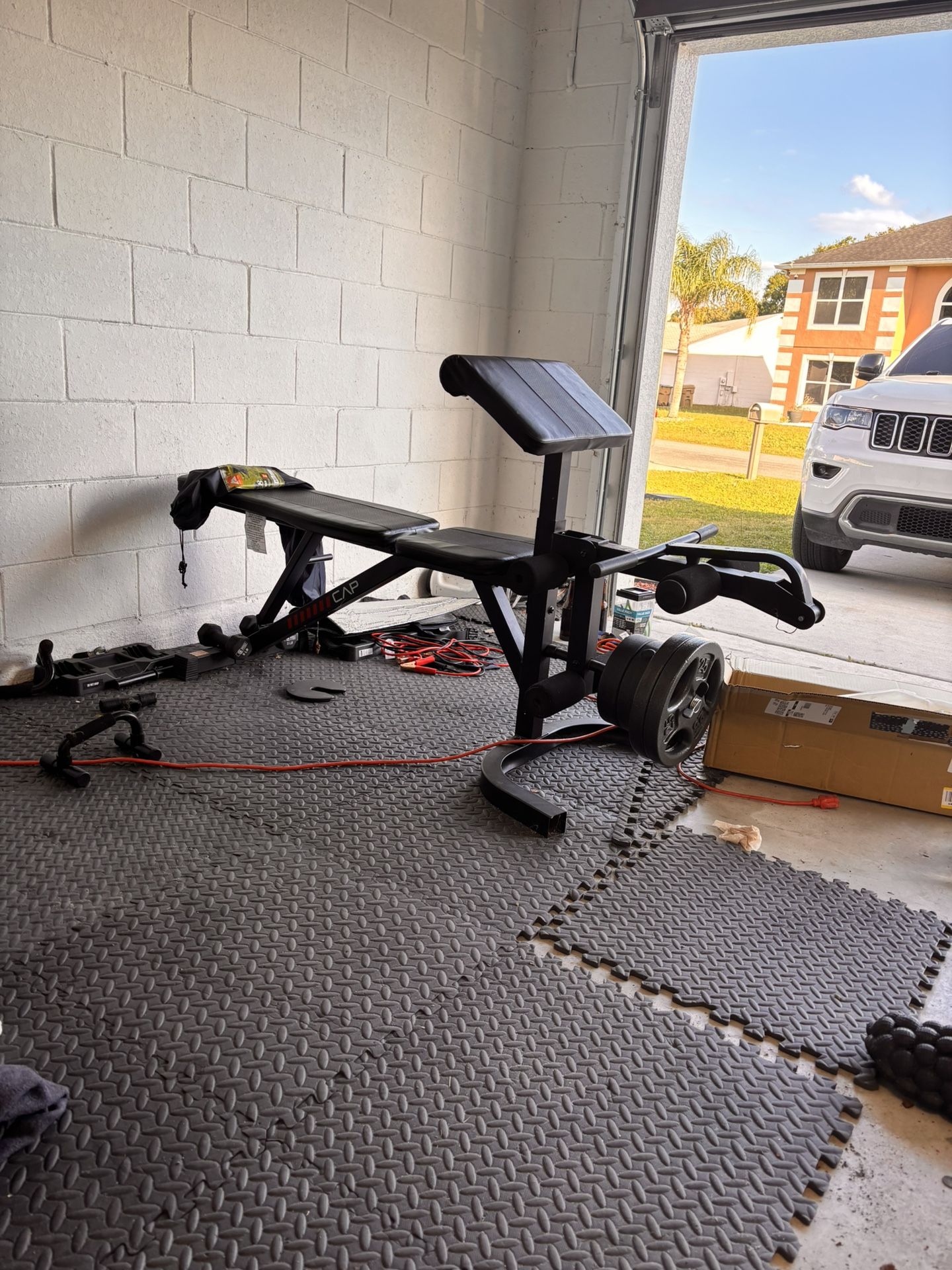 Weight Bench with Leg Extension