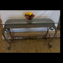 End Table and Chairs