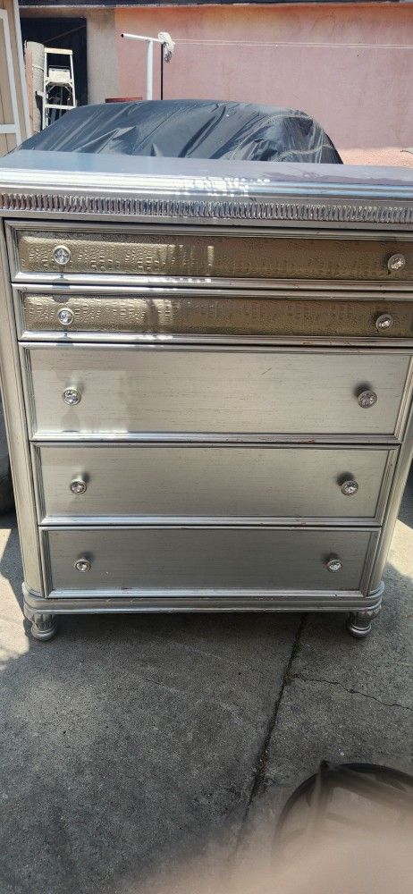 3 Dresser and Mirror