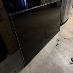 70” Vizio Smart TV – Fully Working – Great Condition