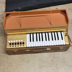 Vintage Orcoa Model 211 Companion Chord Reed Organ Made in Italy 