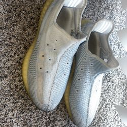 Yeezy 350 V2 Cloud White Non Reflective 