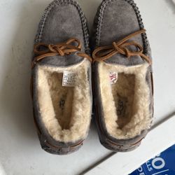 ugg slides