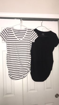 Motherhood Two V neck Side Ruched Maternity T-shirt Small