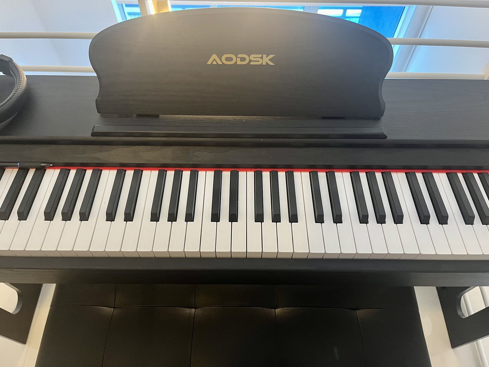 AODSK 88 Key Digital Piano And Seat- Like new 