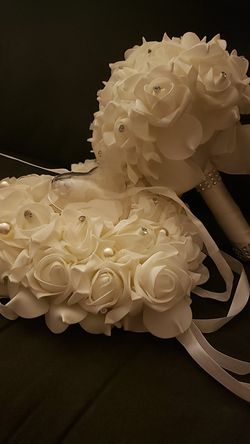 Bridal holder and ring bear heart shaped carrier