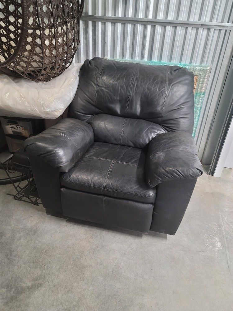 Black Leather Recliner/rocking Chair