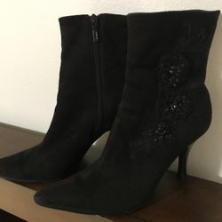 Sway boots size 9