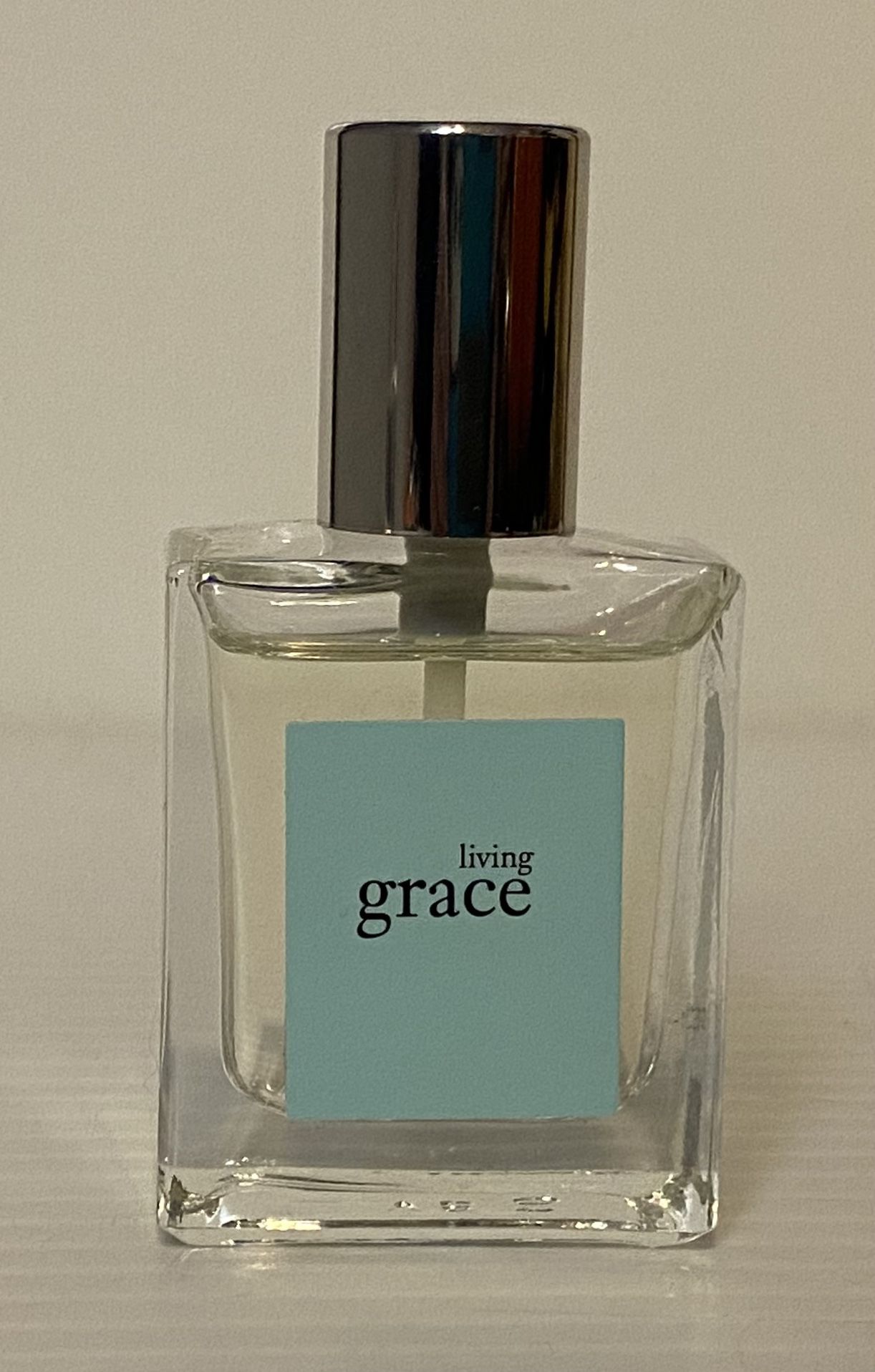 NEW .5oz Living Grace Perfume By Philosophy    24.00$ RETAIL 