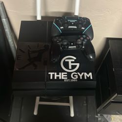PS4 And Controllers