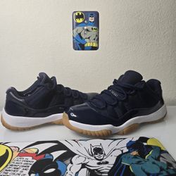 Navy/Gum Bottom Jordan 11 Lows, Size 10.5