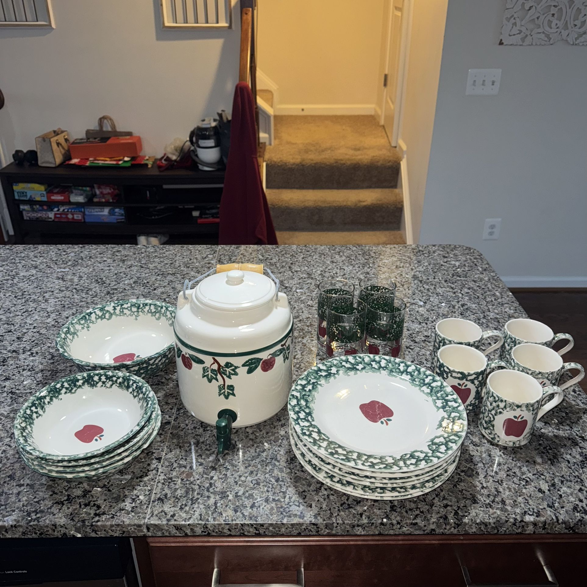 🍎 Vintage Apple Stoneware Kitchen Set – 21 Pieces + Beverage Dispenser! 🍏