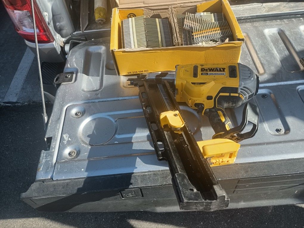DeWalt Framing Gun and a Full Box Of Nails