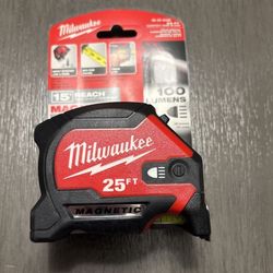 Milwaukee 48-22-0428 25' Compact Magnetic Tape Measure w/Rechargeable 100L Light