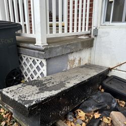 tool box for truck bed $40 just needs to be repainted 