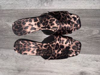 Size 8 Cheetah Print Kitten Heels