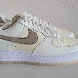 Men's Nike Air Force 1/Low '07 LV8 sz. 9