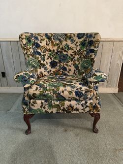 Vintage Queen Anne Style Chair