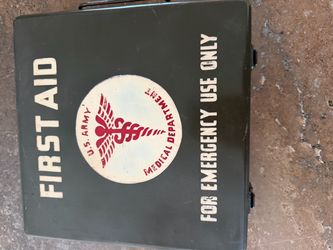 US Army First Aid kit( box)