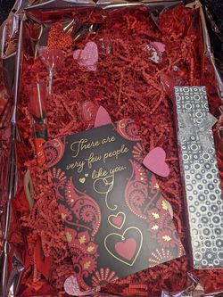 Valentine / San Valentín / Galentine Day Gifts Thumbnail