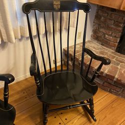 VINTAGE “BENT & BROS” BLACK WINDSOR COLONIAL ROCKING ARM CHAIR (25”W X 19”D X 38”H)