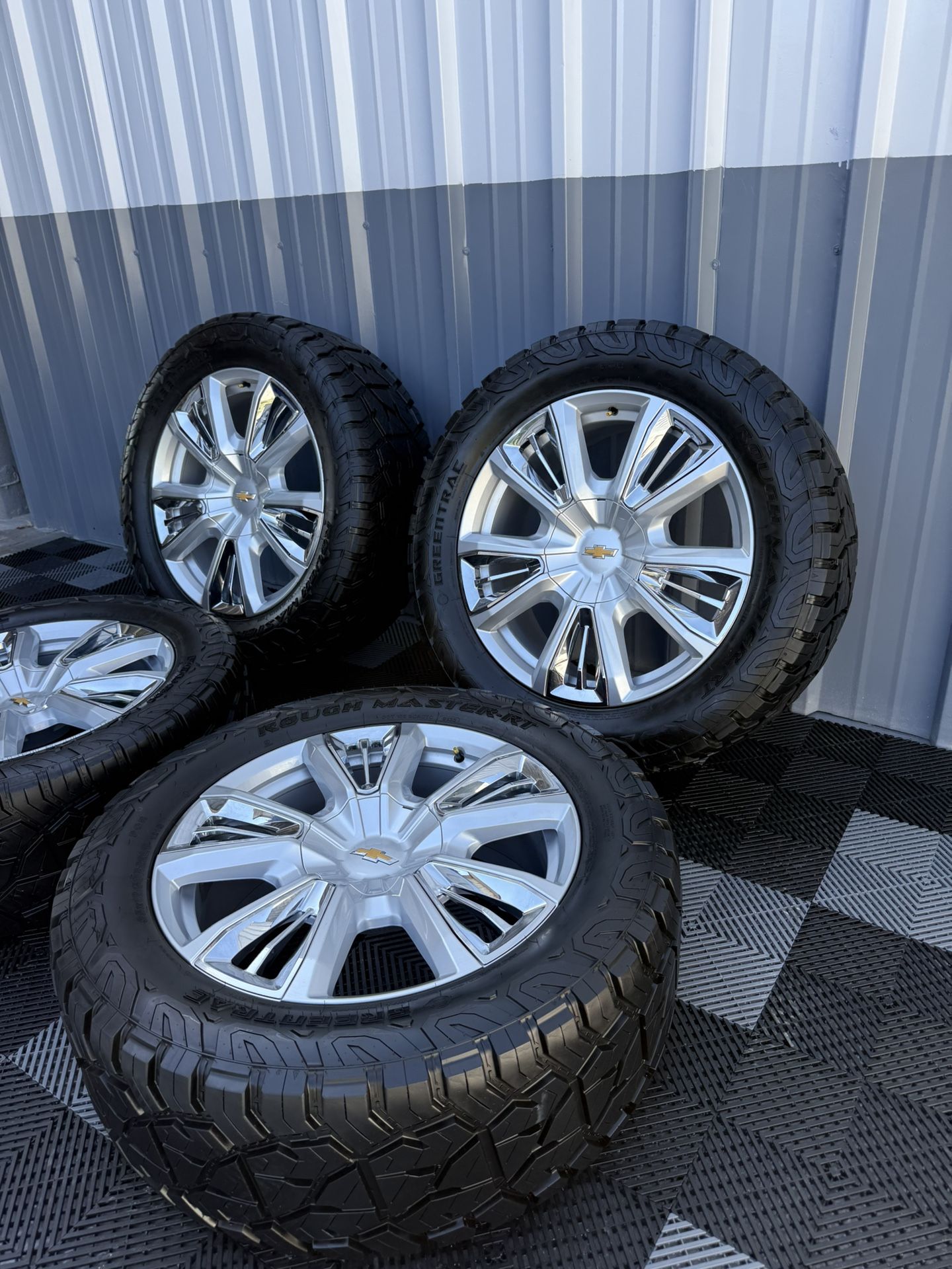 2025 Chevrolet wheels and tires