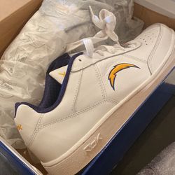 Mens Chargers ⚡️ Reeboks Size 9 $100 OBO