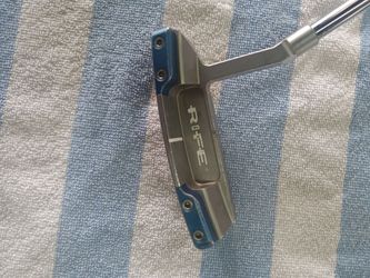 Golf putter