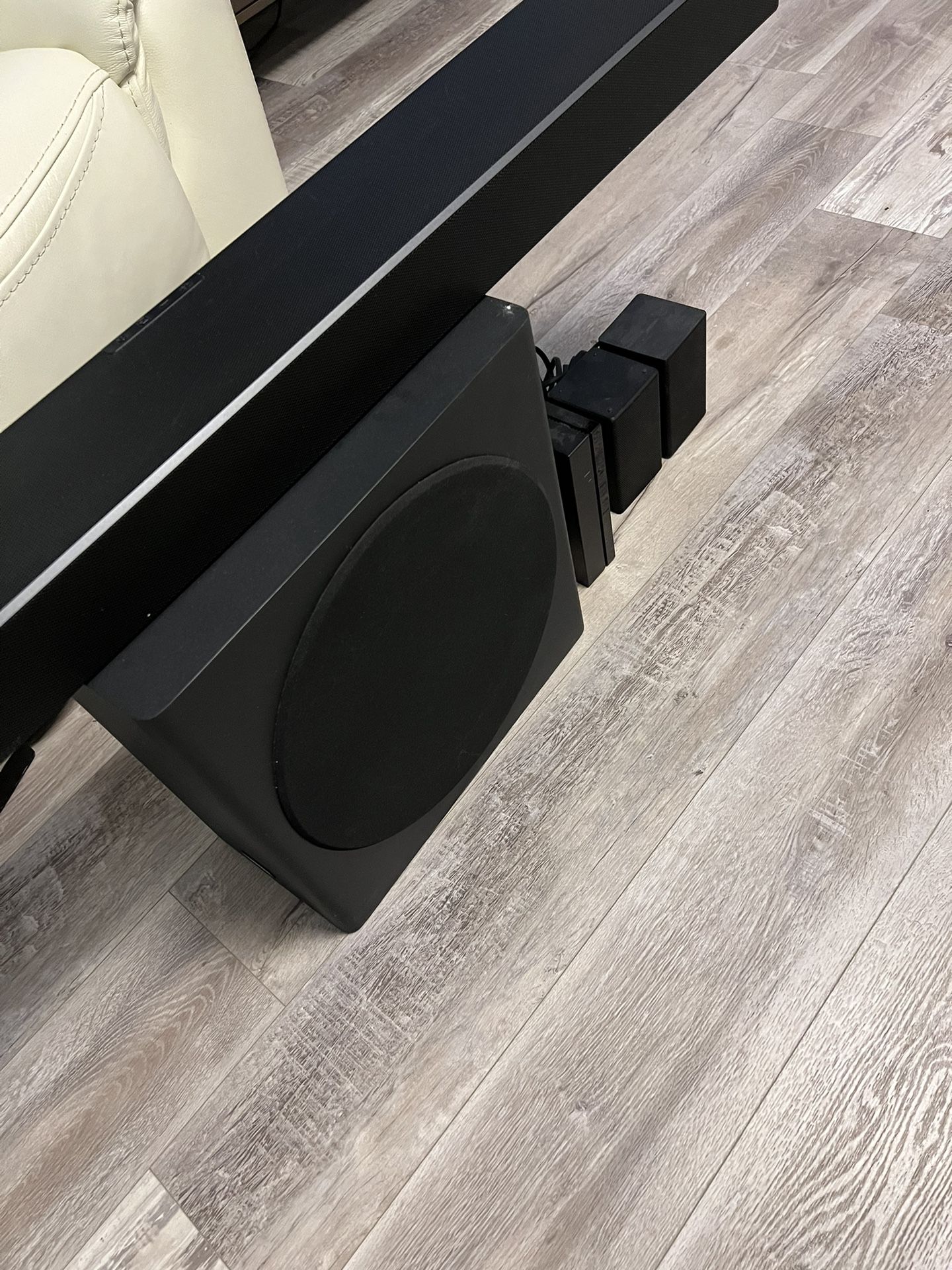 Samsung Q80r Soundbar [ Dolby Atmos ]