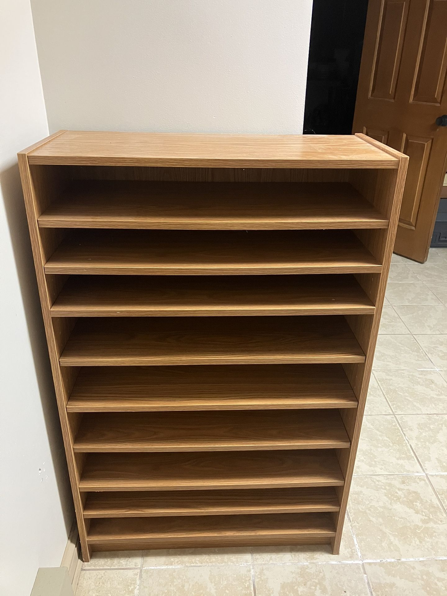 Bookcase With 8 Adjustable shelves