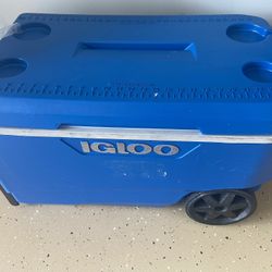 Large Marine Wheeled Igloo Cooler