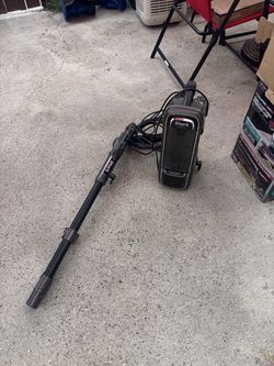 Make reasonable offer Shark Apex vacumm as dont have bottom roller just the lift away