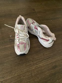 New balance pink white
