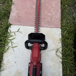 SKIL PWR CORE 40 40-volt 24-in Battery Hedge Trimmer 2.5 Ah Battery Included, Charger Included