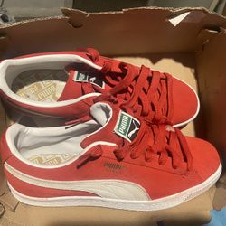 Pumas Size 10 Men
