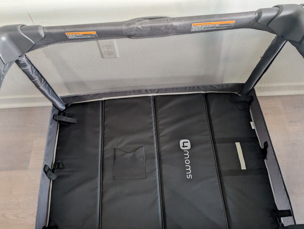 4Moms Breeze Go Playard 