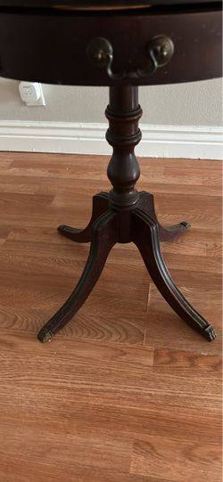 Mahogany Pedestal Drum Table with Drawer