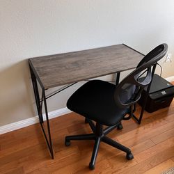 Brand New Condition Desk And chair 