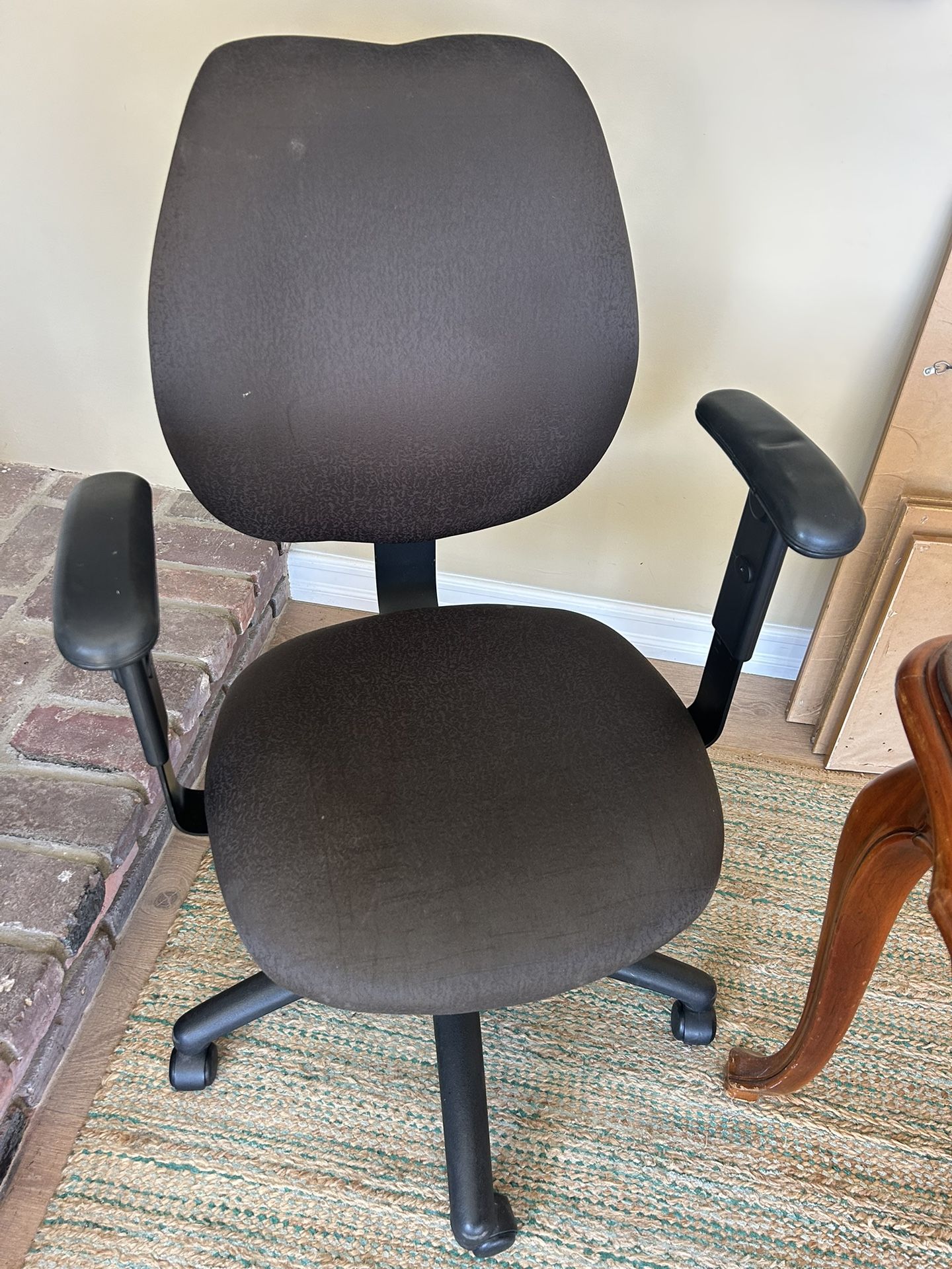 Super Comfy, Black Office Chair
