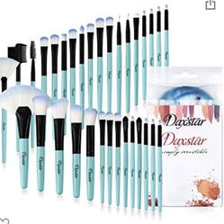 Makeup Brushes (32 Pack) *Brand New* 