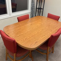 Dining table chair set For Sale 