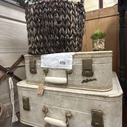 Set of 2 Vintage Lady Baltimore Suitcases w/ Keys & Original Tags