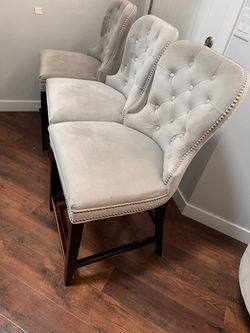 3 bar stools